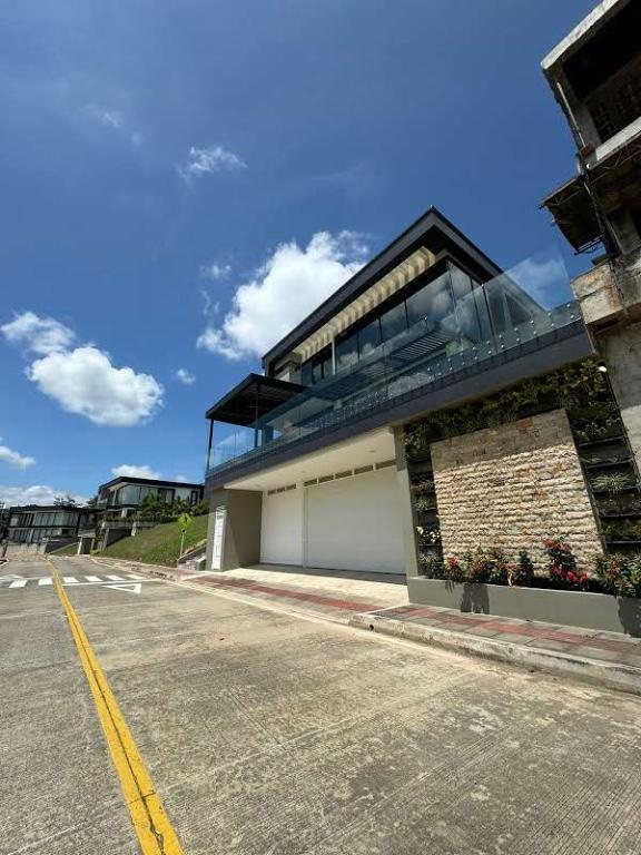 ARRIENDO CASA CAMPESTRE CONDOMINIO RUITOQUE PARK HOUSE 4HAB en Girón - Imagen 1
