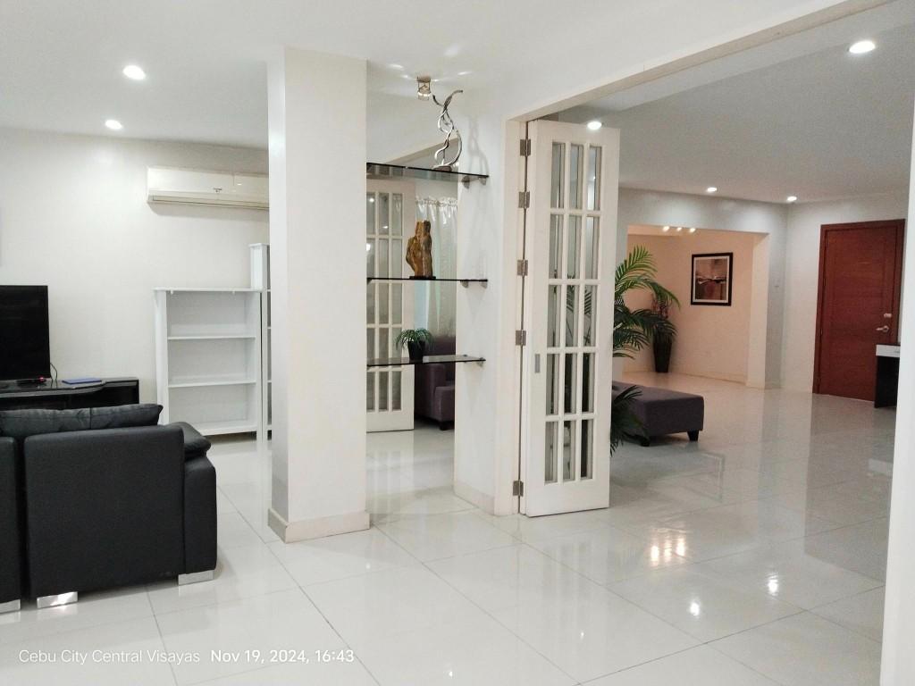 Spacious House for RENT in Maria Luisa Banilad,With swimmingpool in Consolacion - Image 4