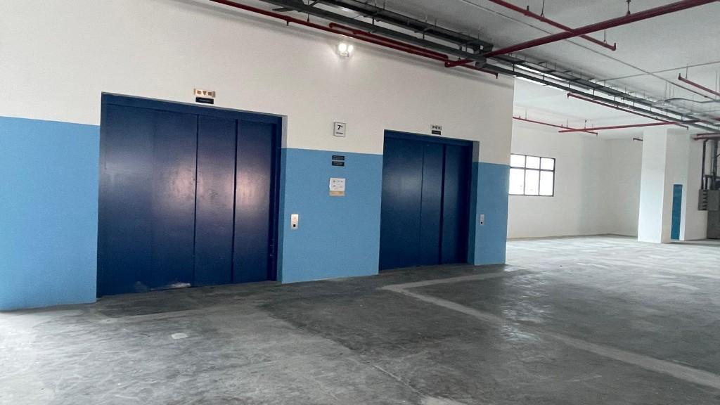 Functional Storage Space with Direct Lift Frontage in Jurong West - Image 2