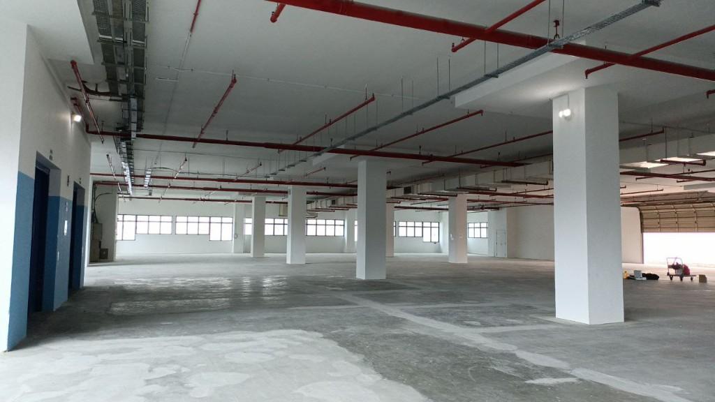 Functional Storage Space with Direct Lift Frontage in Jurong West - Image 1