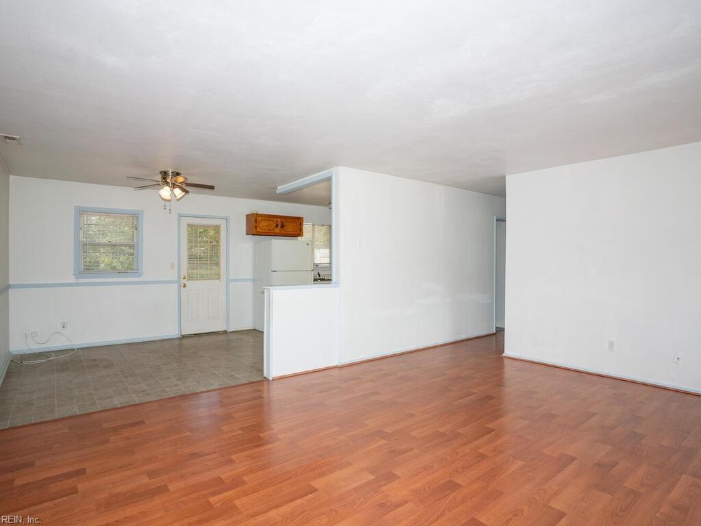 Charming 3 Bed 2 Bath Available And Move In Ready In Virginia in Virginia Beach - Image 3