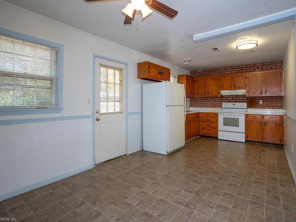 Charming 3 Bed 2 Bath Available And Move In Ready In Virginia in Virginia Beach - Image 4