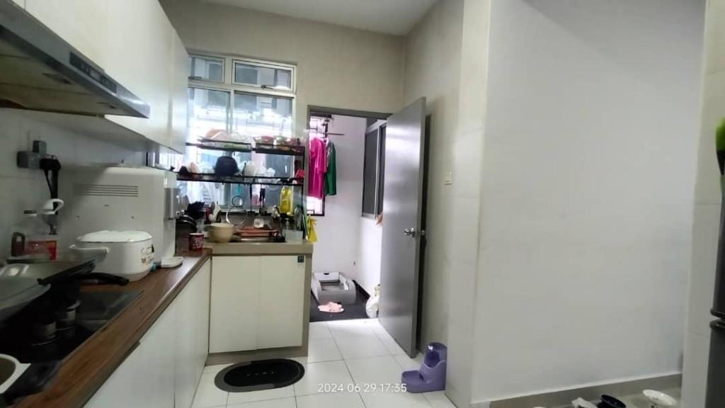 Apartment pine RESIDENCE in Kampung Pasir Gudang Baru - Image 3