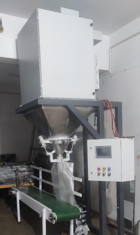Silica Sand Net Type Bag Filling Machine in Gorwa - Image 2
