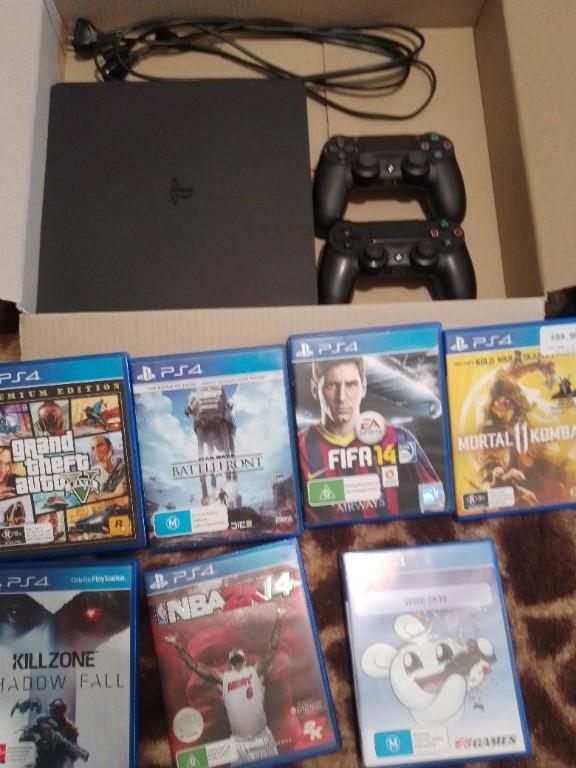 Excellent Condition Playstation 4. in Perth - Image 2