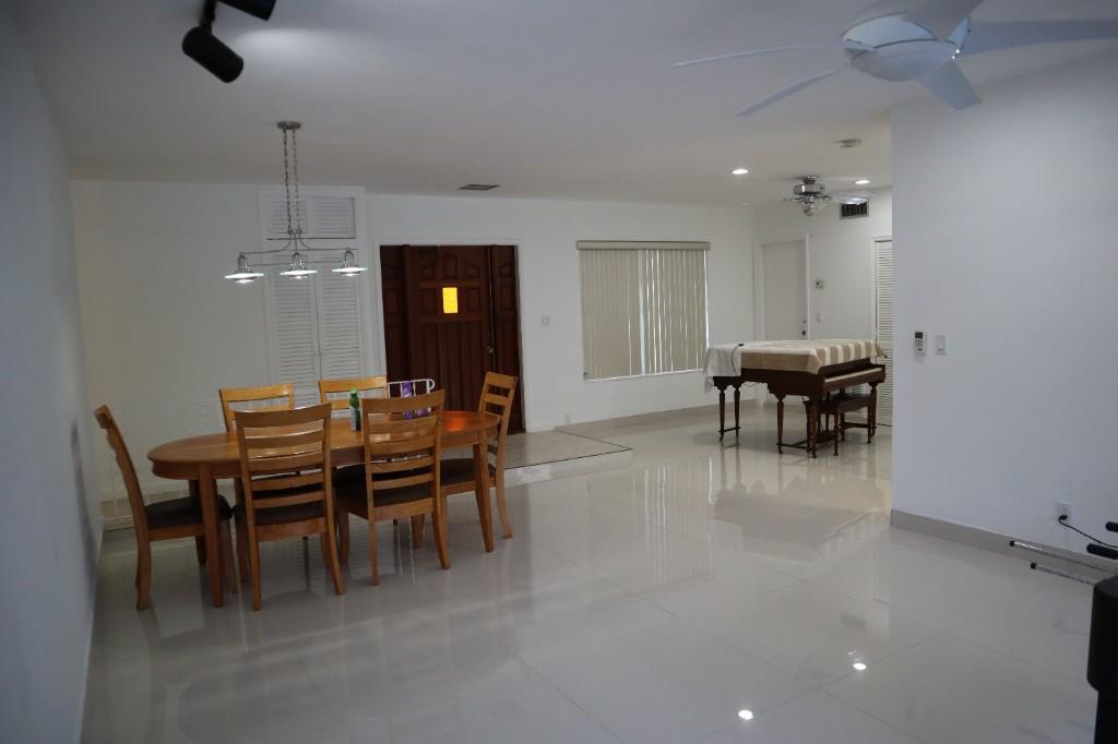 RENTA CASA DE 3/2 EN WESTCHESTER CON PISCINA en Westchester - Imagen 2