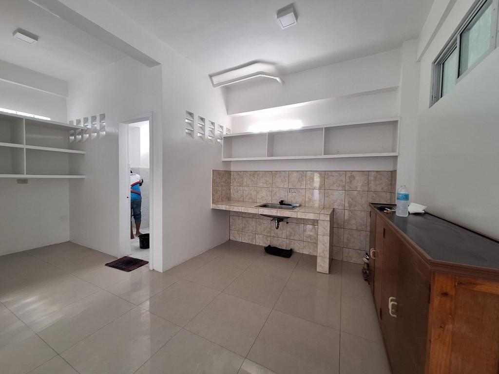 COMMERCIAL AND OFFICE SPACE FOR RENT IN TALISAY Spacious commer in Talisay - Image 3