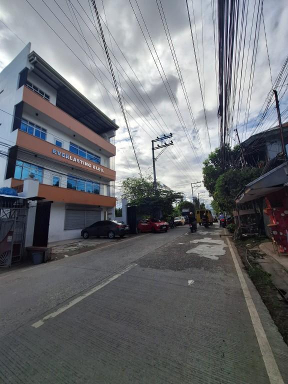 COMMERCIAL AND OFFICE SPACE FOR RENT IN TALISAY Spacious commer in Talisay - Image 6