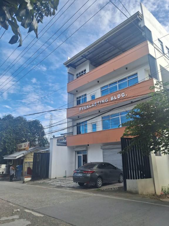COMMERCIAL AND OFFICE SPACE FOR RENT IN TALISAY Spacious commer in Talisay - Image 1