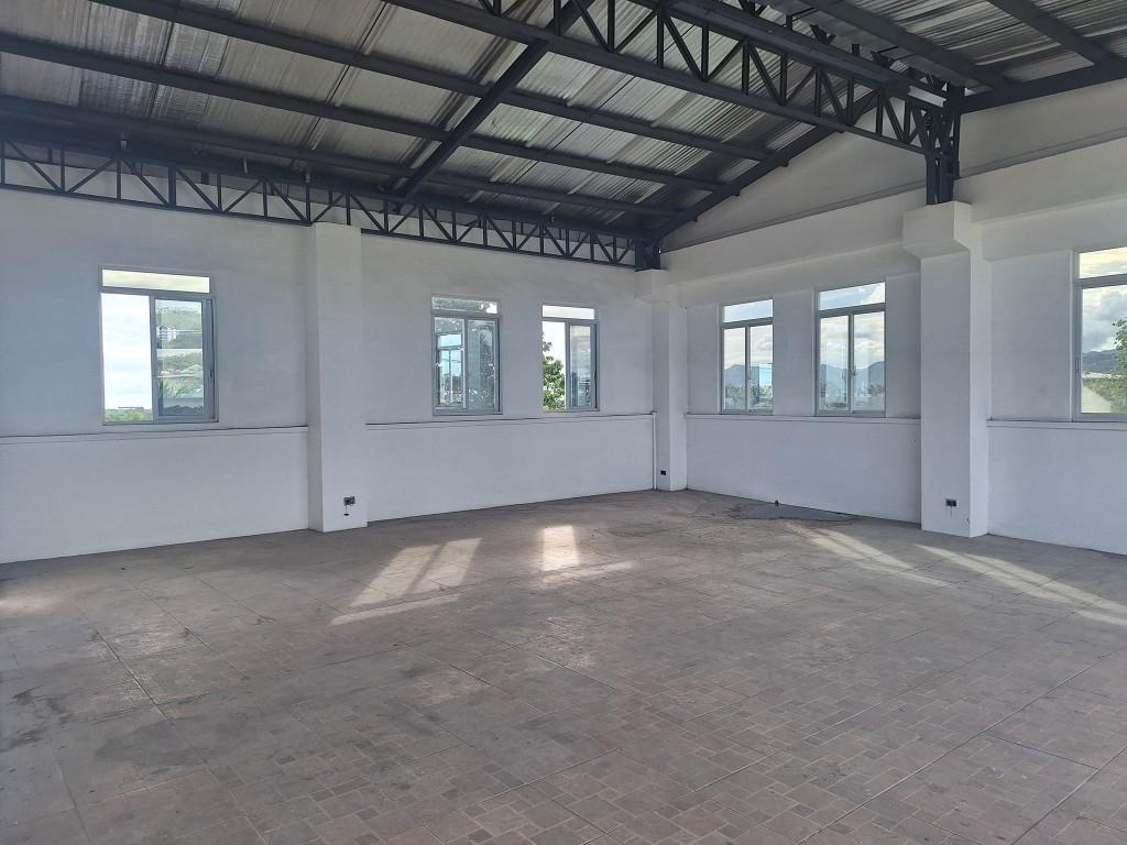COMMERCIAL AND OFFICE SPACE FOR RENT IN TALISAY Spacious commer in Talisay - Image 8