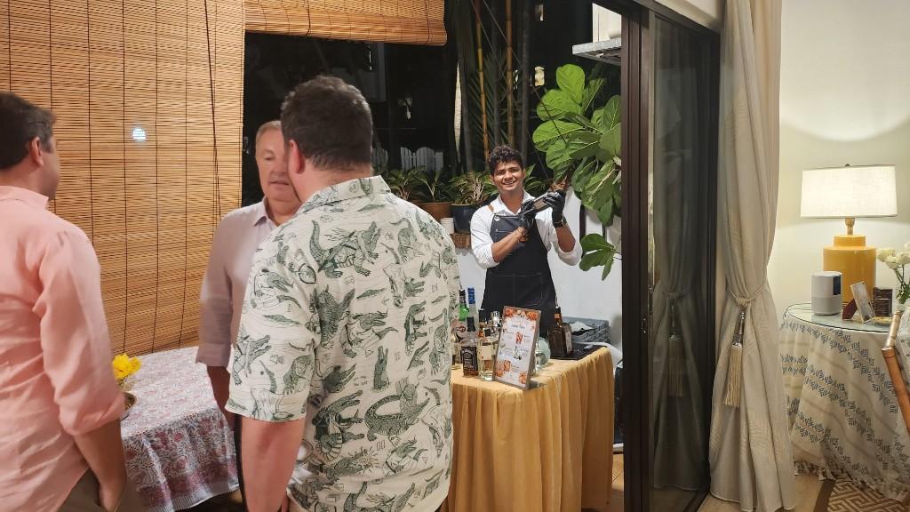 Bartenders And Mobile Bar for your events in Singapore - Image 5