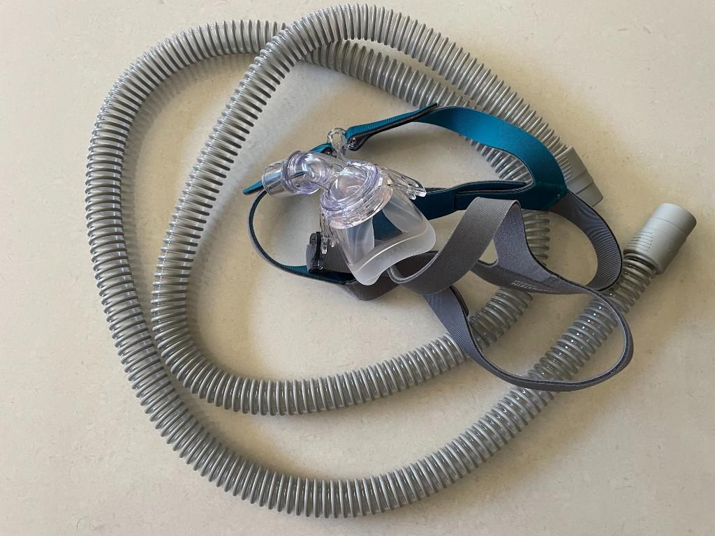 CPAP (Sleep Apnea) Machine with Humidifier Linde Auto - Near New in Malvern - Image 3