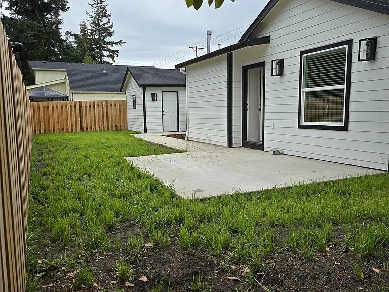 Beautiful Fully Remodeled Home for Rent in Gresham - Image 5