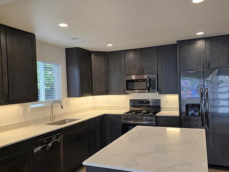 Beautiful Fully Remodeled Home for Rent in Gresham - Image 10