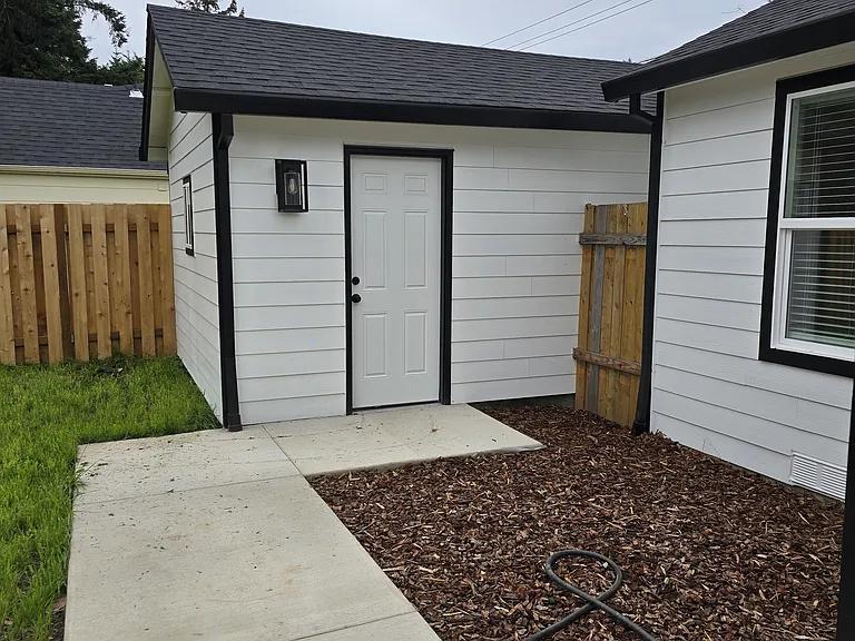 Beautiful Fully Remodeled Home for Rent in Gresham - Image 8
