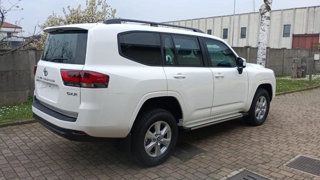 Armored B6 Toyota Land Cruiser 300 GX-R, new in Accra - Image 5