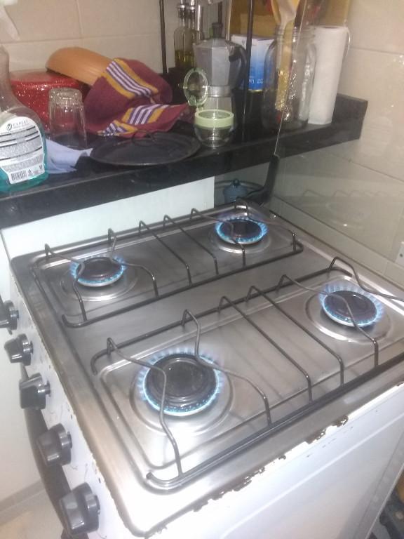 VENDO COCINA SUPERGAS THOMPSON MUY CUIDADA FUNCIONA PERFECTO en Las Piedras - Imagen 2