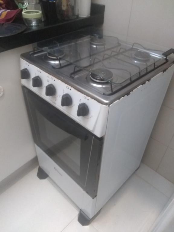 VENDO COCINA SUPERGAS THOMPSON MUY CUIDADA FUNCIONA PERFECTO en Las Piedras - Imagen 1