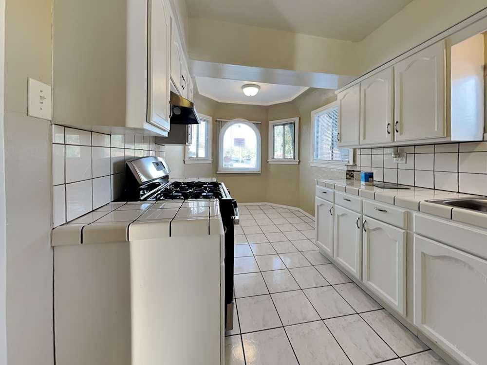 Beautiful Single Family Home For Rent / Rent To Own in Paramount - Image 6