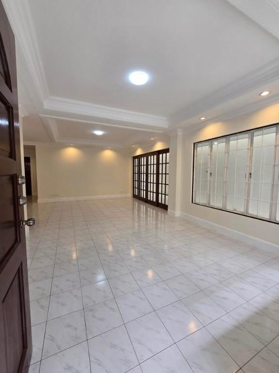 Newly Renovated & Spacious House for RENT in Banilad, Cebu City in Talisay - Image 7