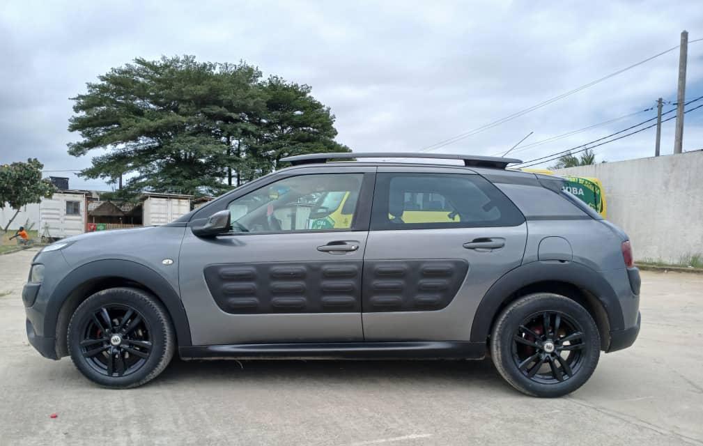 Voiture Citroën c4 à Abidjan - Photo 1