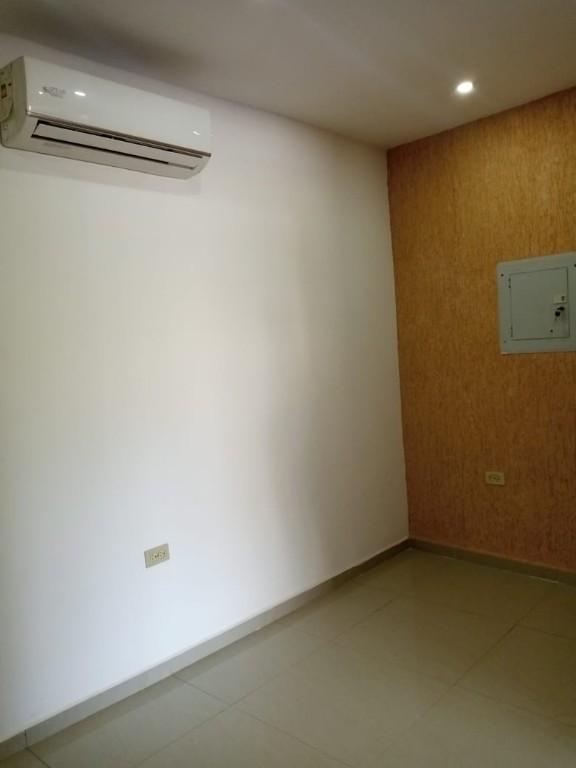 En venta Local de 2 niveles en la Avenida Rio Barcelona en Carúpano - Imagen 6
