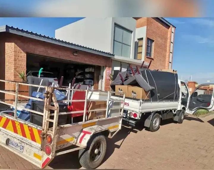FOR ALL REMOVALS in Centurion - Image 1