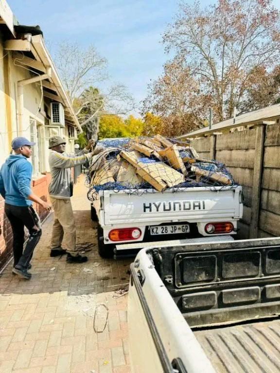 FOR ALL REMOVALS in Centurion - Image 3