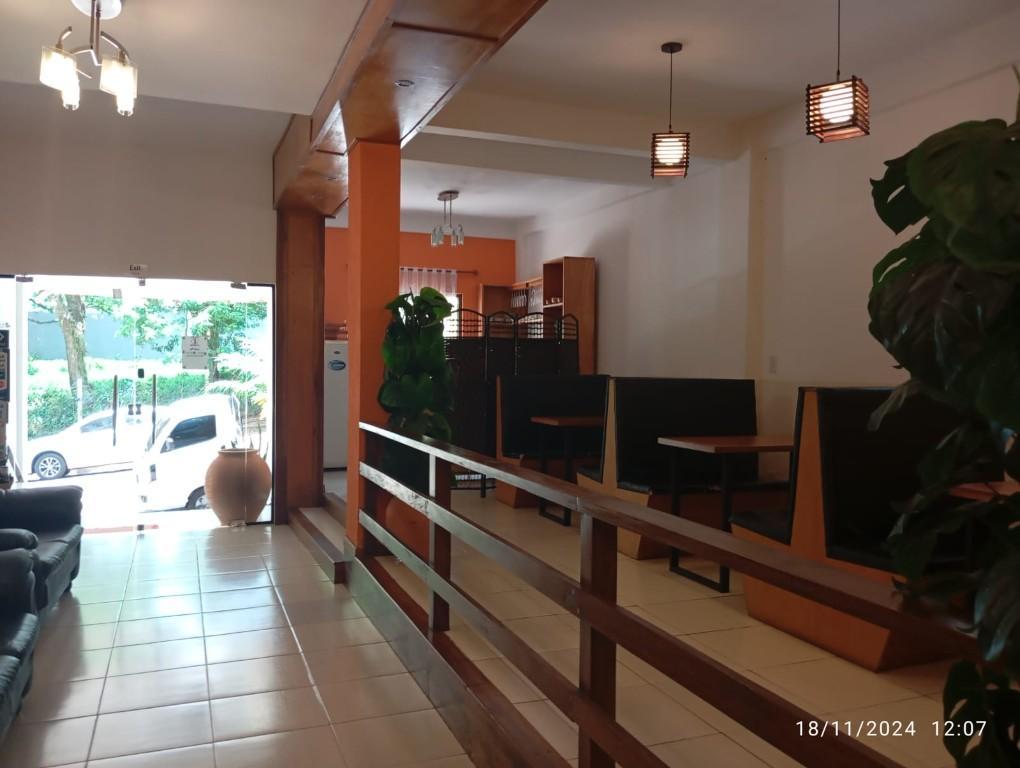 Edificio amoblado en pleno centro de Encarnación, playa San José en Encarnación - Imagen 2