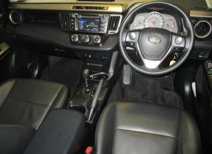 Toyota Rav4 2.0 GX Auto in Bloemfontein - Image 2