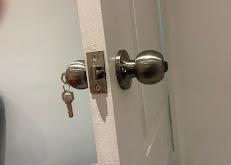 R Wells Locksmith in Stanwell - Image 1