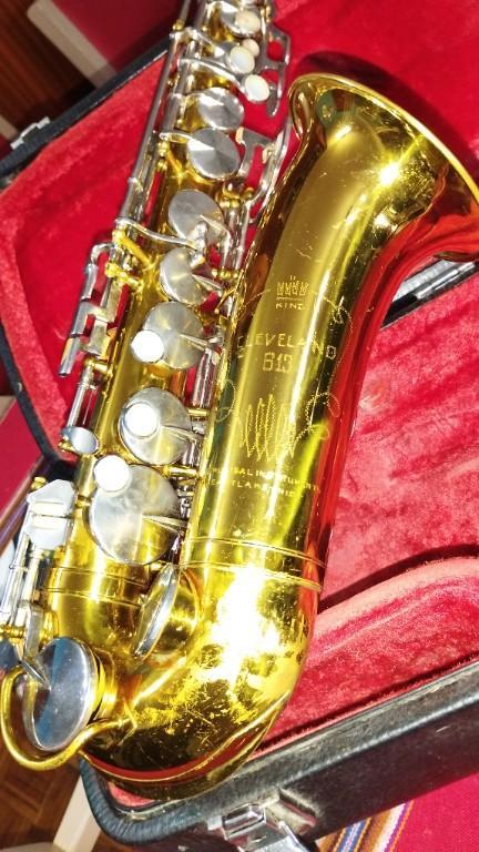 SAXOFON AMERICANO KING CLEVELAND en Badalona - Imagen 5