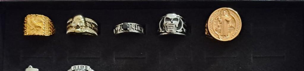 Ringe Gold und Totenkopf Ringe in Bremerhaven - Bild 1