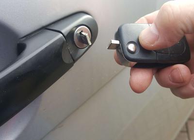 Jeep Key Replacement in Phoenix - Image 5