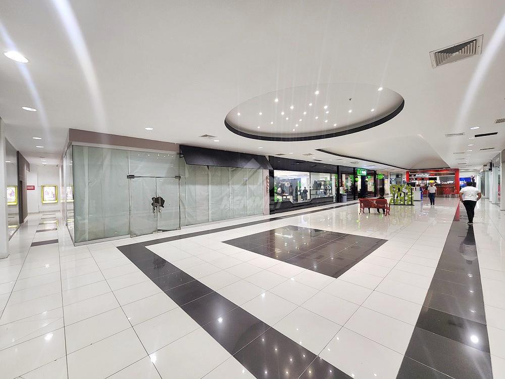 LOCAL COMERCIAL RENTA PLAZA INTERNACIONAL SANTIAGO en la República Dominicana - Imagen 4