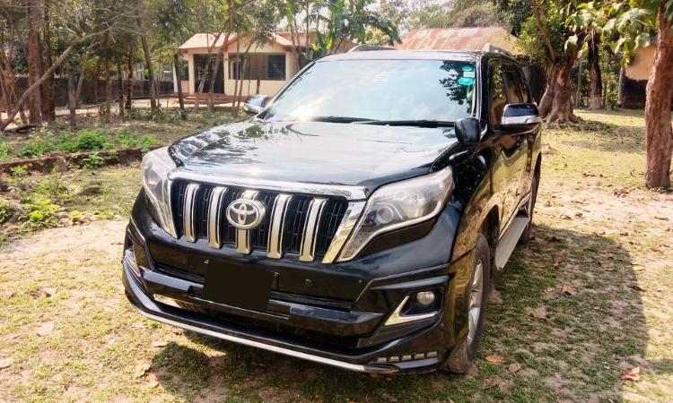 Sayem Rent A Car Rent Land Cruiser Prado in Dhaka - Image 2