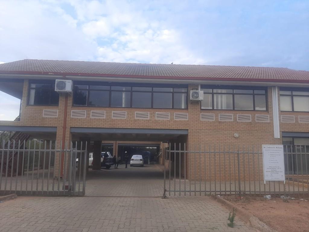 COMMERCIAL SPACE TO LET in Pretoria - Image 8
