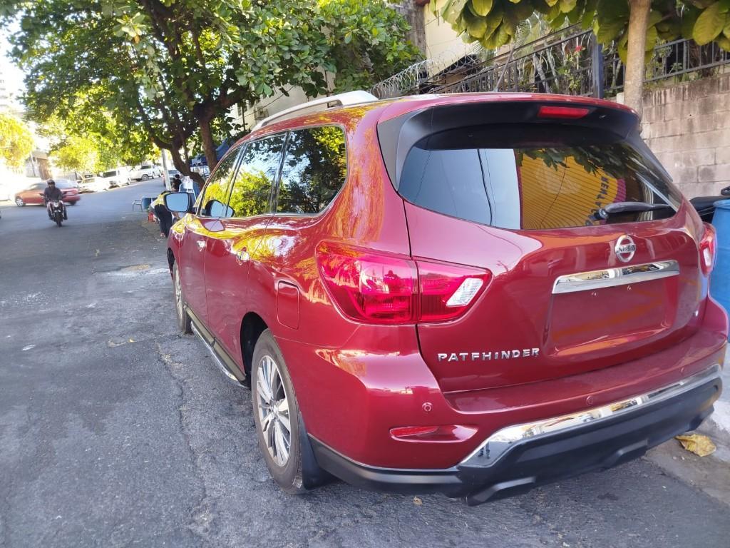 NISSAN PATHFINDER 2017 4x2 en San José Villanueva - Imagen 5