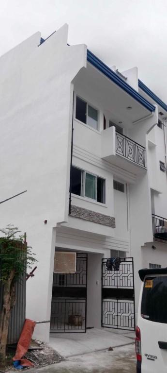 NEWLY BUILT HOUSE FOR RENT IN TALAMBAN 4 BEDROOMS WITH ROOFTOP in Minglanilla - Image 1