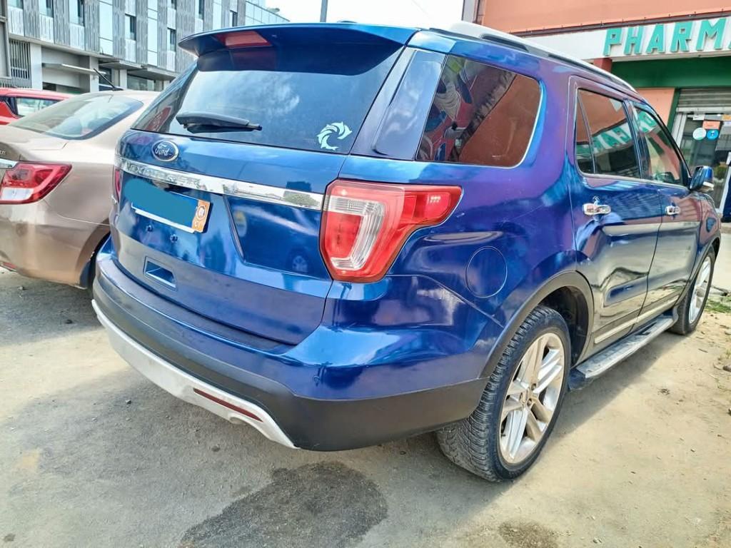 Ford Explorer Limited à Abidjan - Photo 4