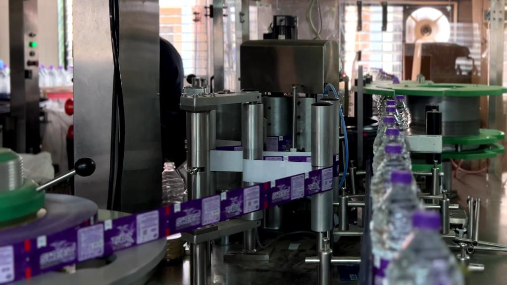 Efficient Labeling Machine for Precision – Aim Technologies in Surat - Image 1