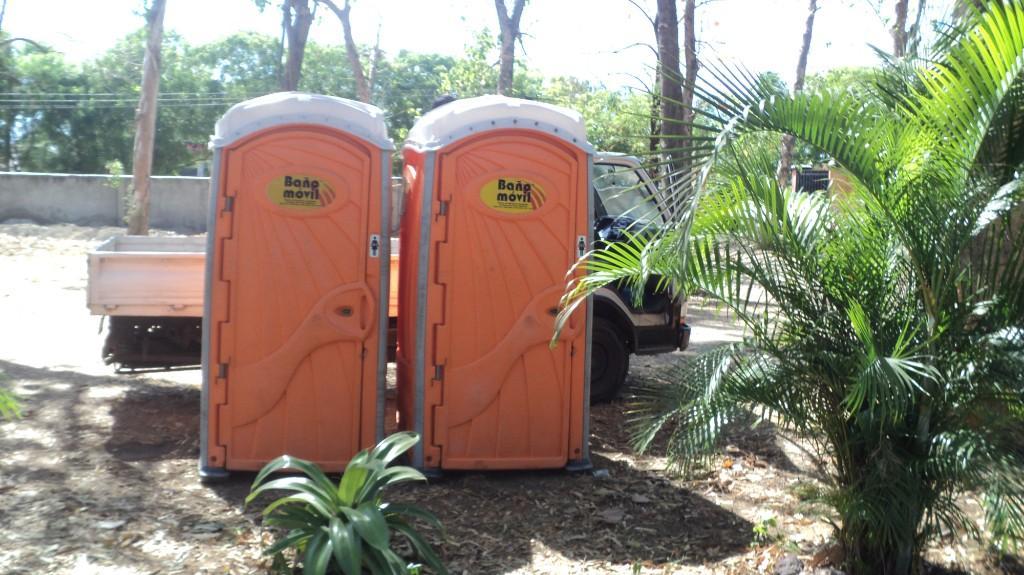 Alquiler de Baños móviles en Eventos y Actividades al Aire Libre en San José Villanueva - Imagen 6