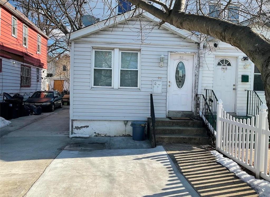 House for Rent. in Queens - Image 1