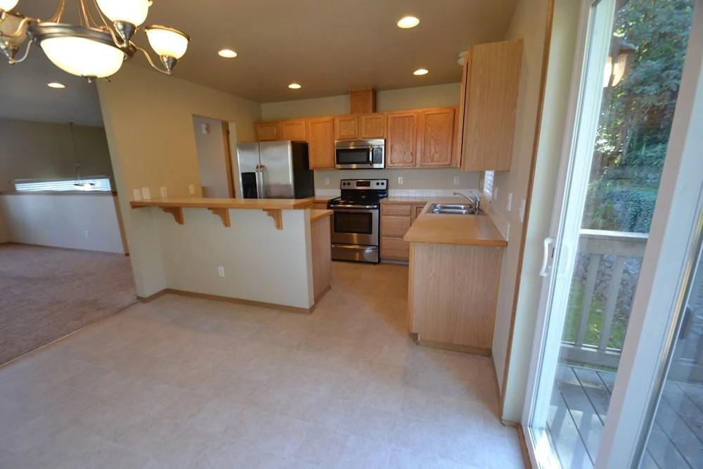 Stunning 5-Bedroom, 3-Bath Home for Rent – Spacious, Modern in Renton - Image 5