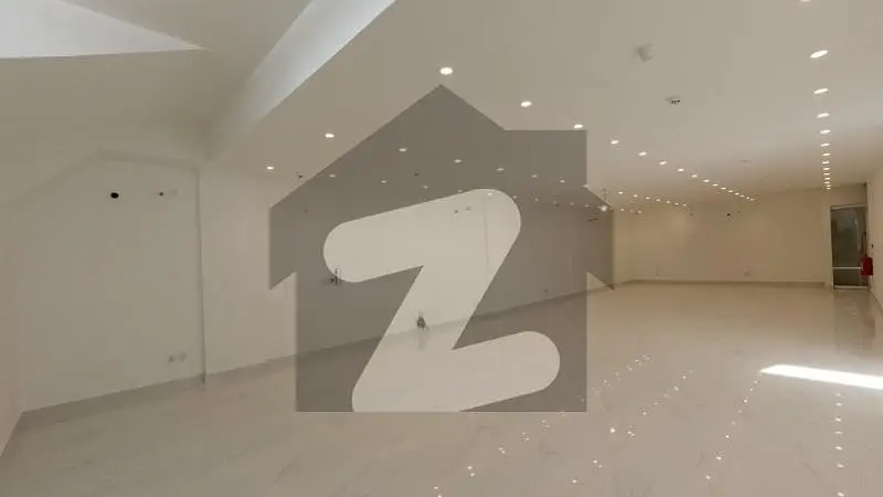 8 Marla Commercial Building Is Available For Rent In DHA in Cantonment - Image 3
