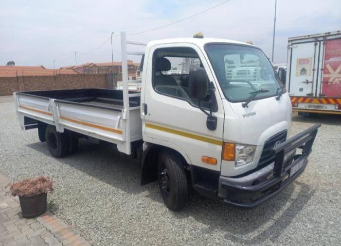 2012 Hyundai HD 65 Dropside in Bedfordview - Image 3