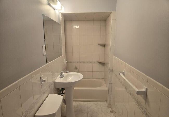 Cheap 2-Bedroom Apartment For Rent In Jersey City, NJ in Brooklyn - Image 5