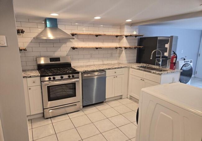 Cheap 2-Bedroom Apartment For Rent In Jersey City, NJ in Brooklyn - Image 2