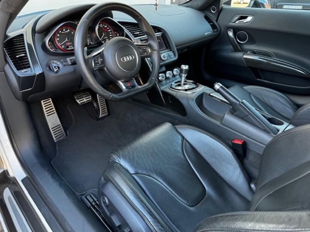 Audi R8 5.2 FSI S Tronic in Schwabach - Bild 3