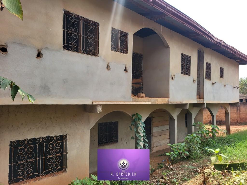 IMMEUBLE INACHEVÉ R+1 - Nkolmesseng au Cameroun - Photo 1